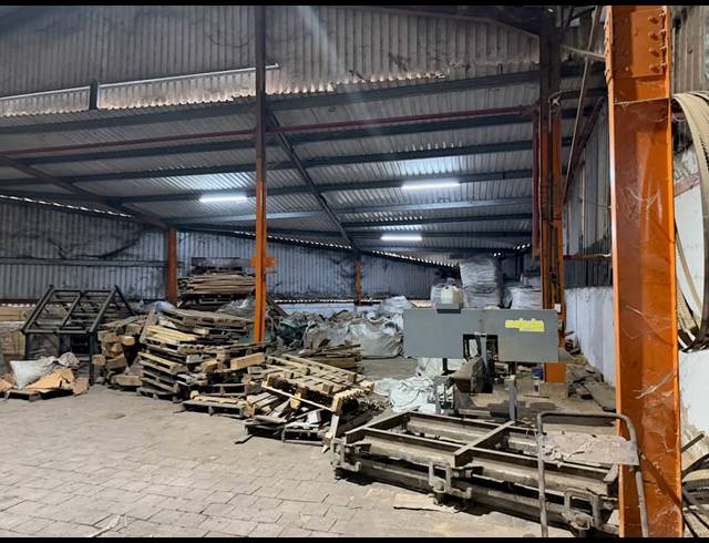 7,618M² WAREHOUSE FOR SALE IN MOBENI